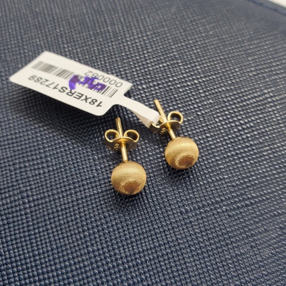 18k Solid Gold Stud Earrings - Picture 2 of 9
